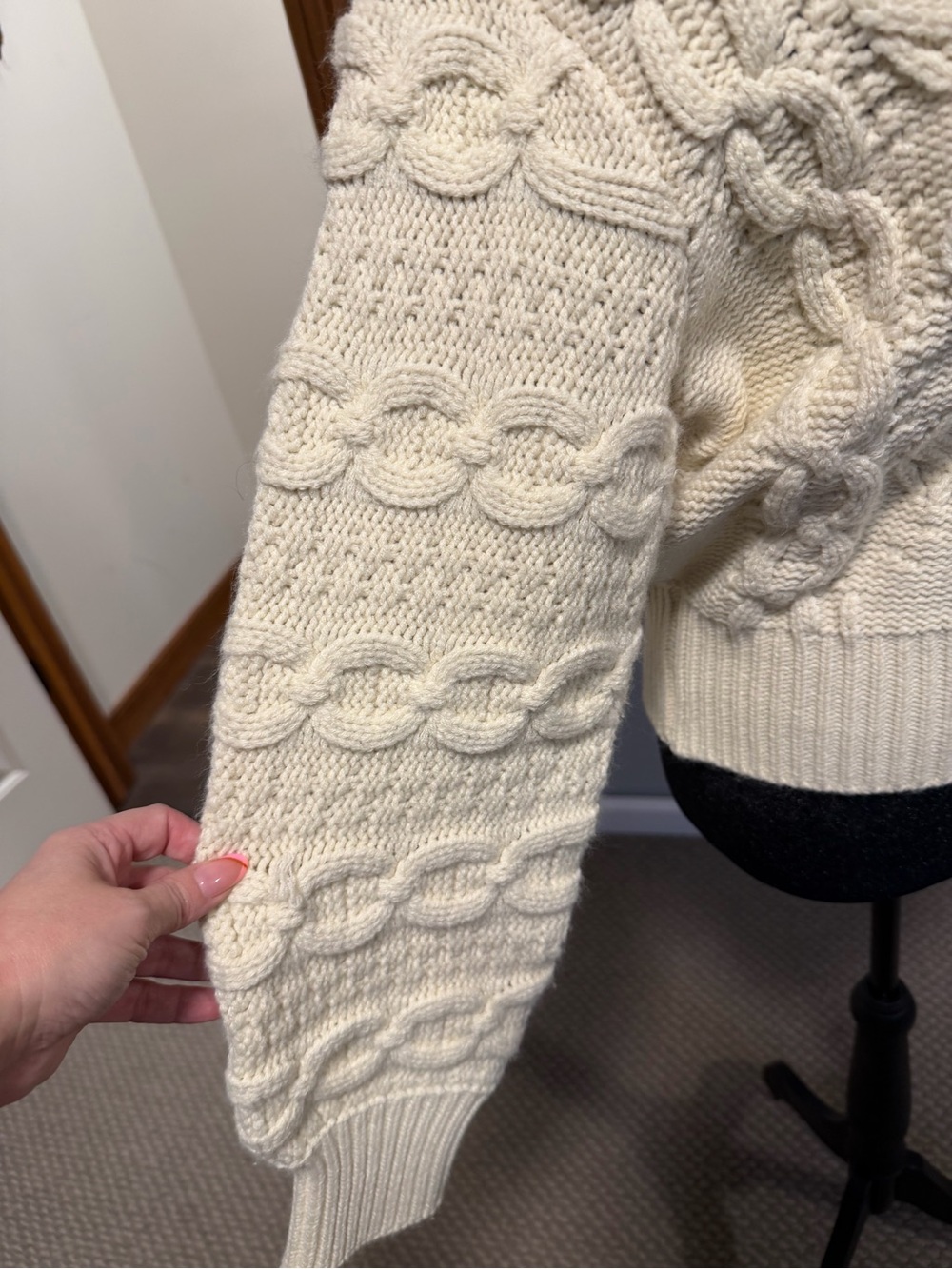 NOVA VINTAGE Cream Cable Knit Mock Neck Sweater best for Small - Picture 2 of 6